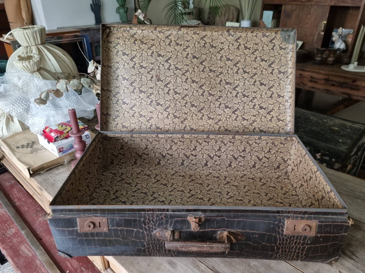 Vintage suitcase 1930