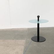 Table d'appoint postmoderne vintage d'Ikea