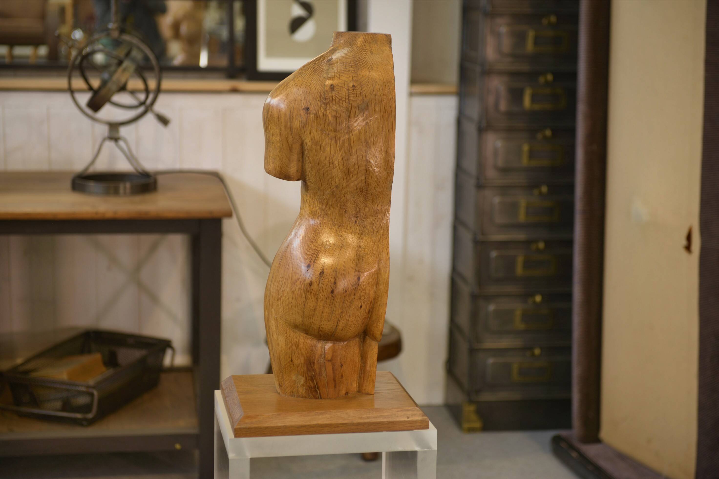 Sculpture nu en chêne 1960’s