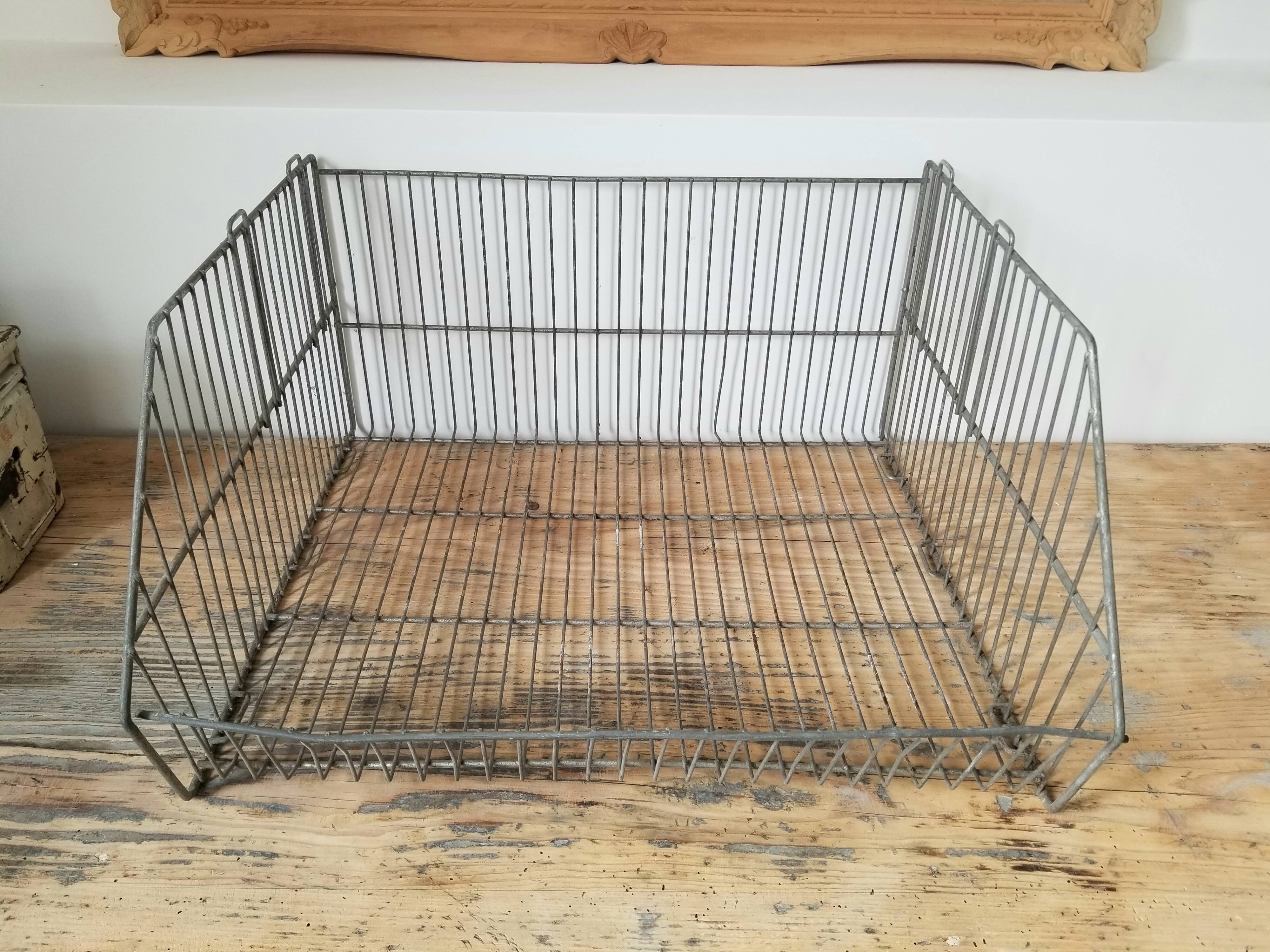 Étagère d'épicerie en métal