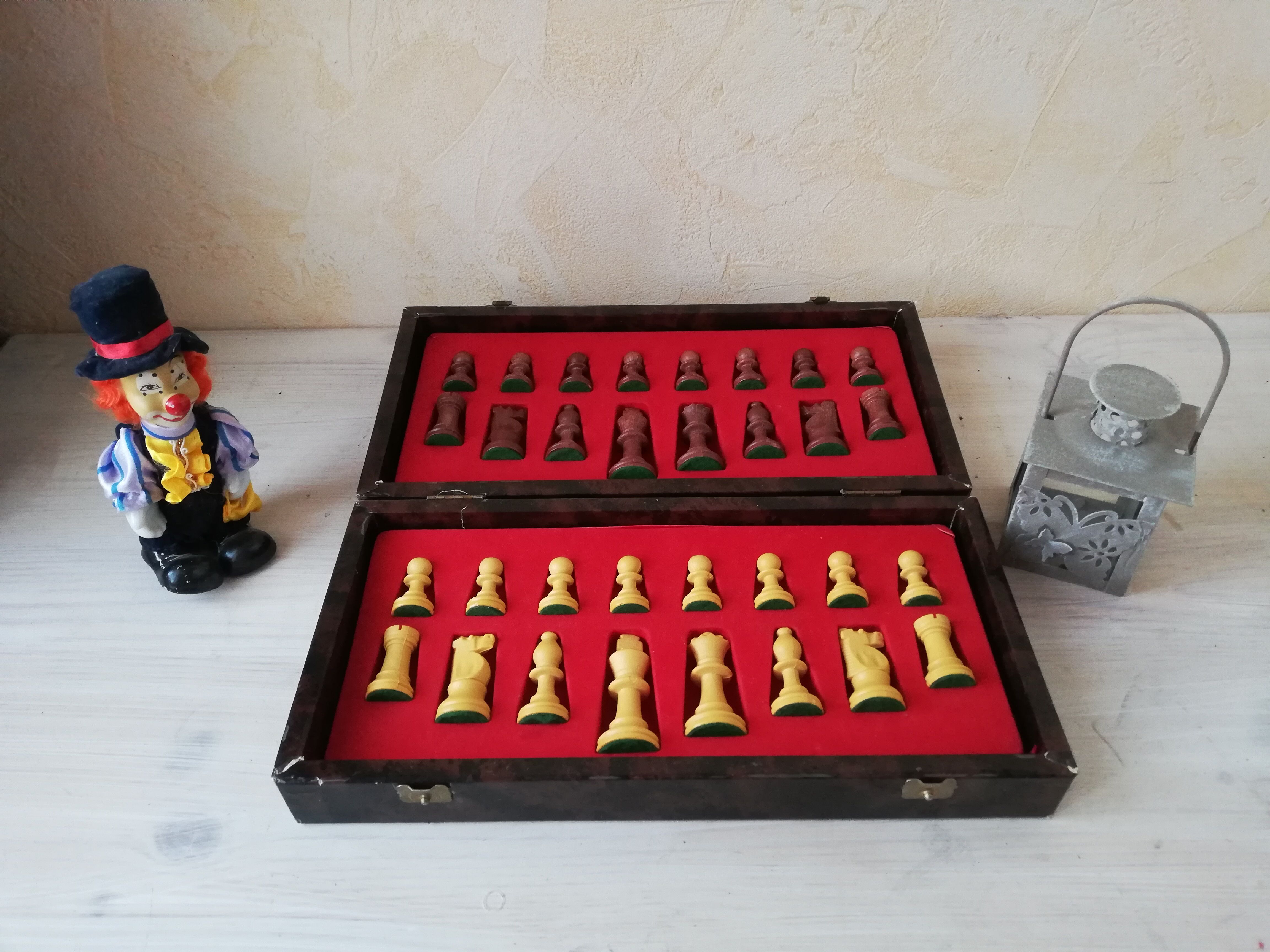 Ferriot portable chessboard