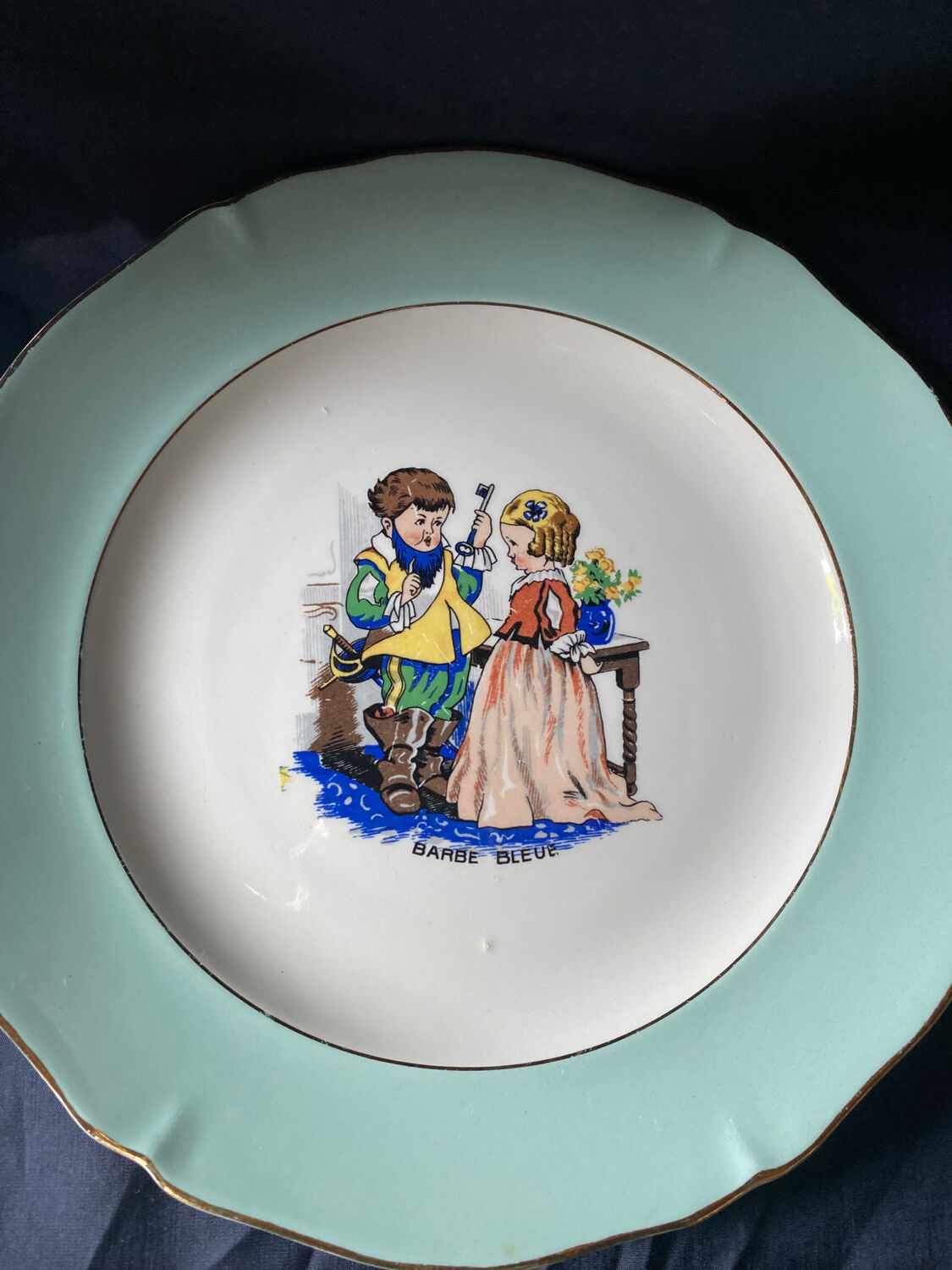 Perrault's tales cake service
