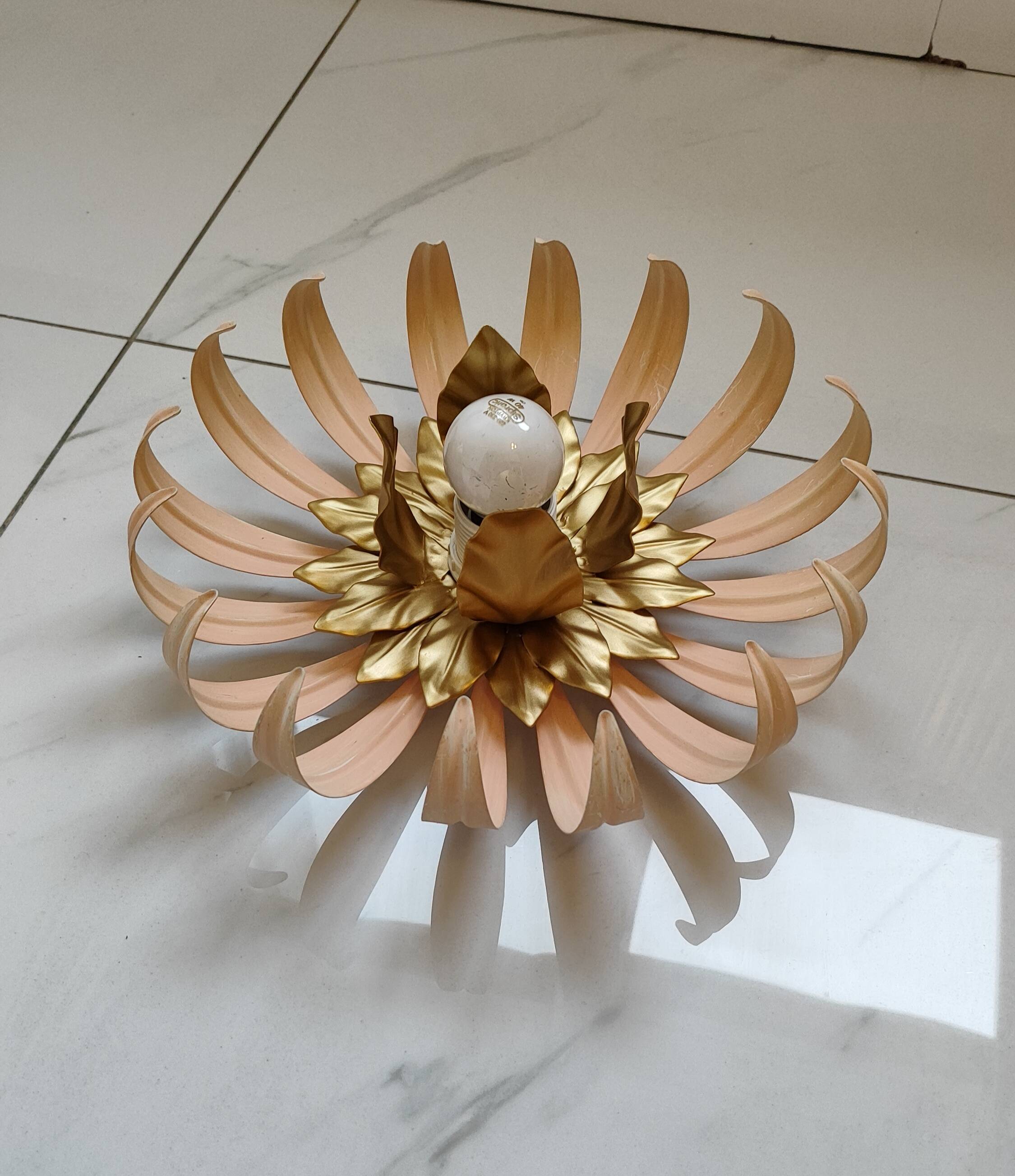 Flower ceiling light
