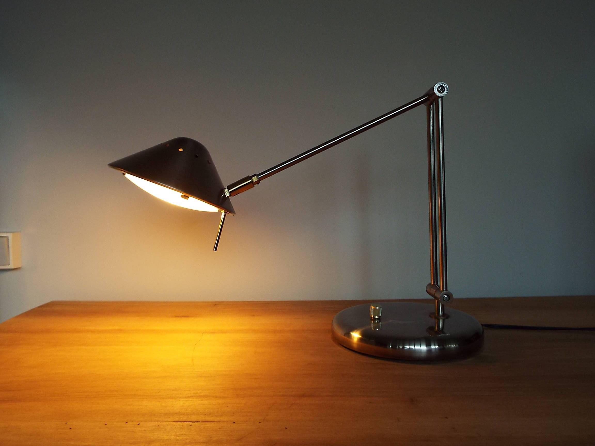 Tensor articulated desk lamp