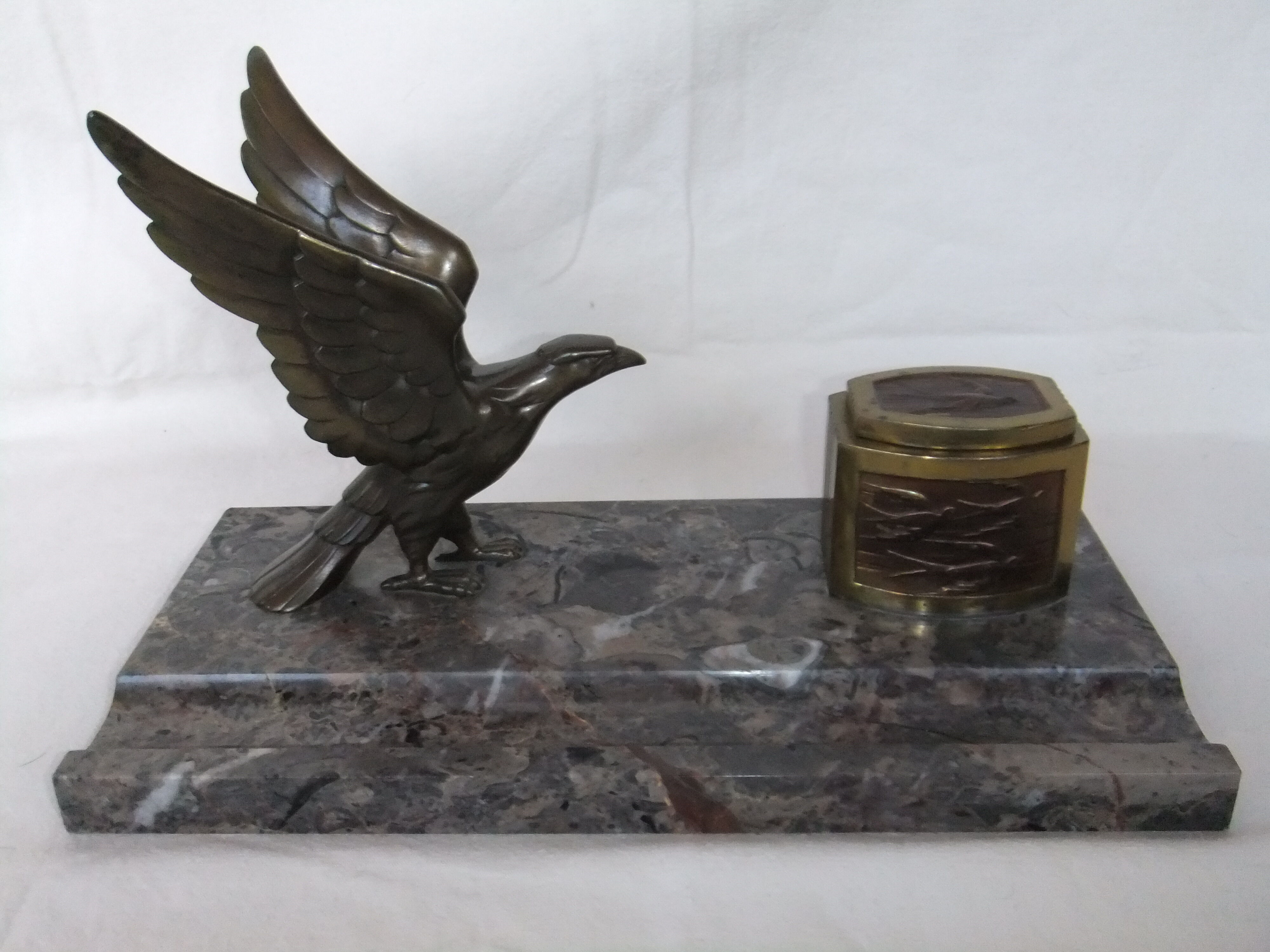 Ink art deco marble statue animal sculpture eagle necessary office