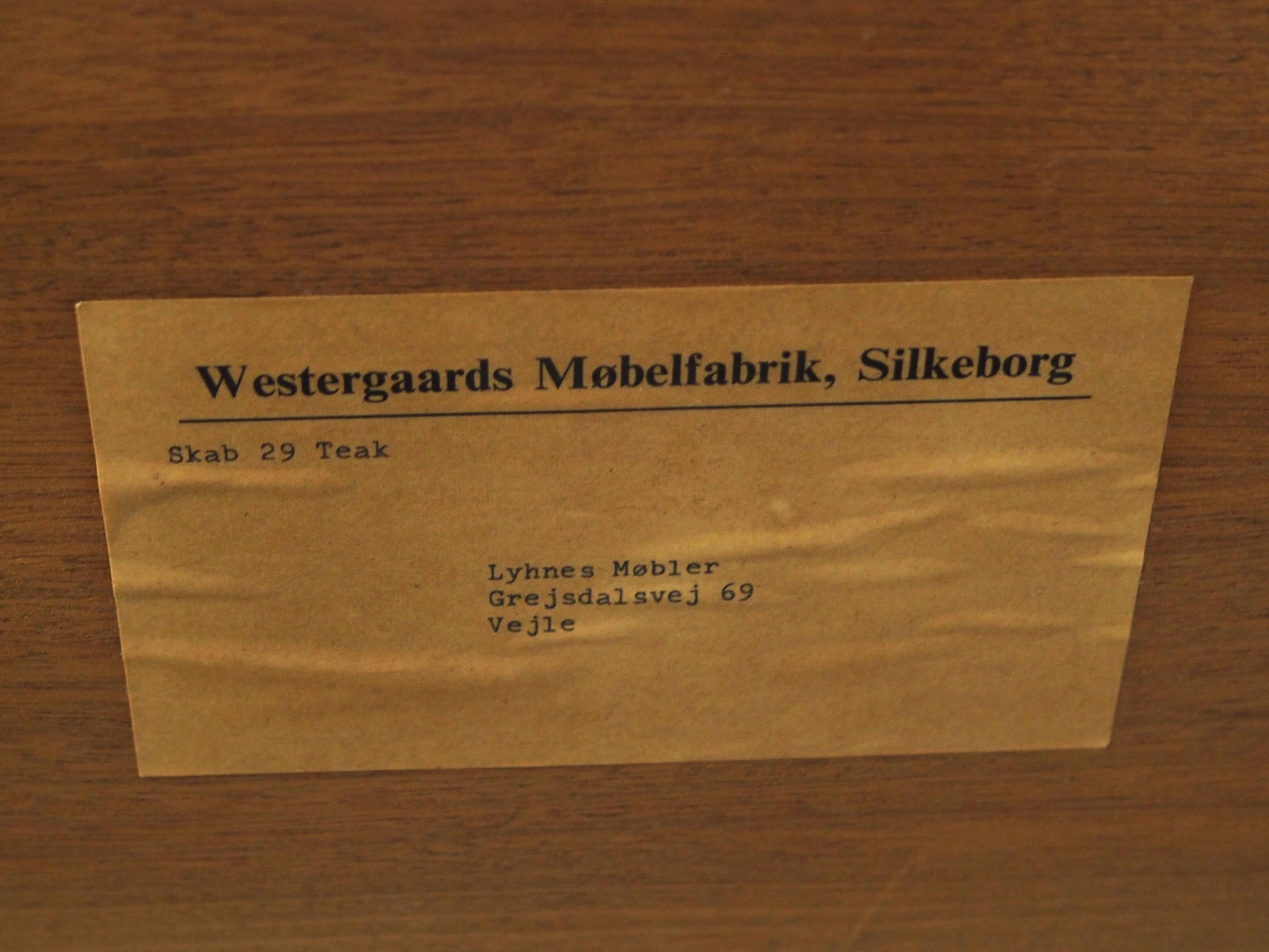 Buffet haut en teck, design danois, années 1960, fabrication : Westergaards Møbelfabrik