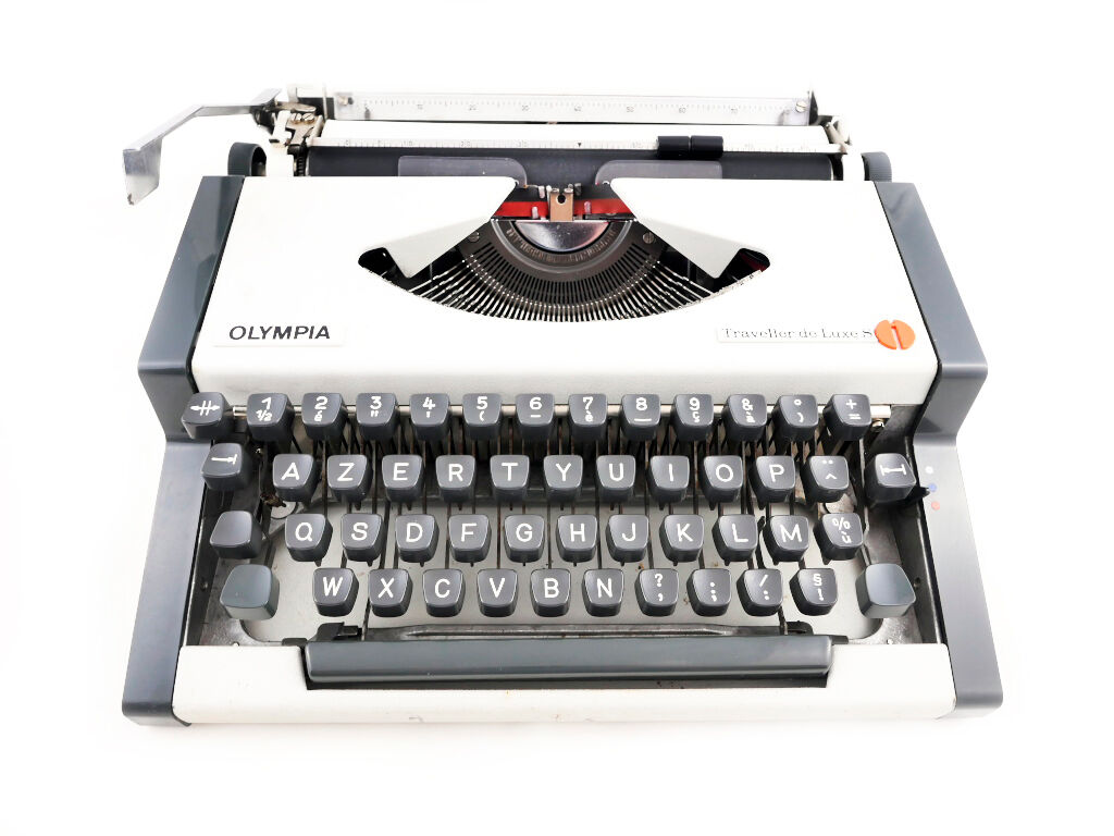 Typewriter, olympia traveller luxury  white