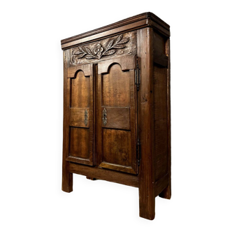Masterful work of popular art from the 19th century for this Arte Povera cabinet