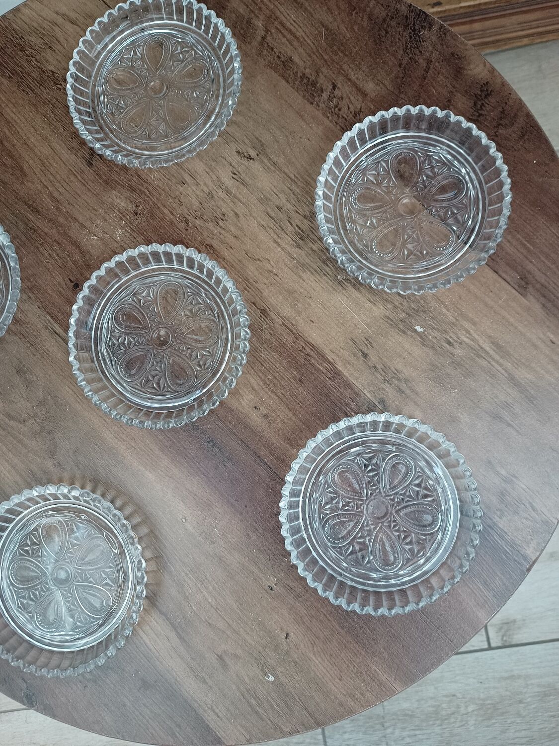 Set of six vontahe glass bottle rest