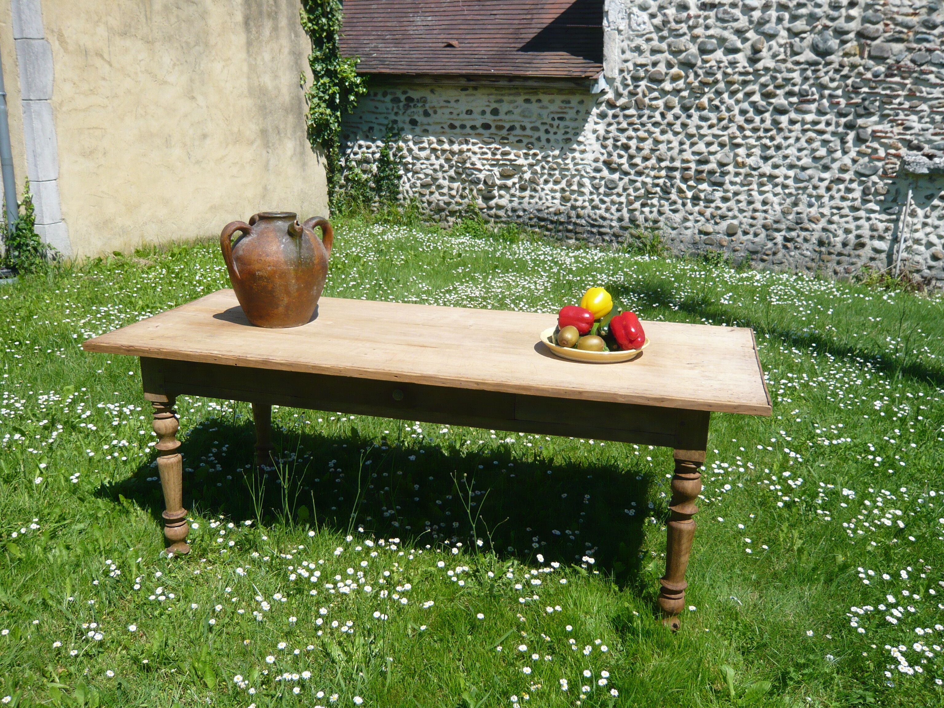 Farm table