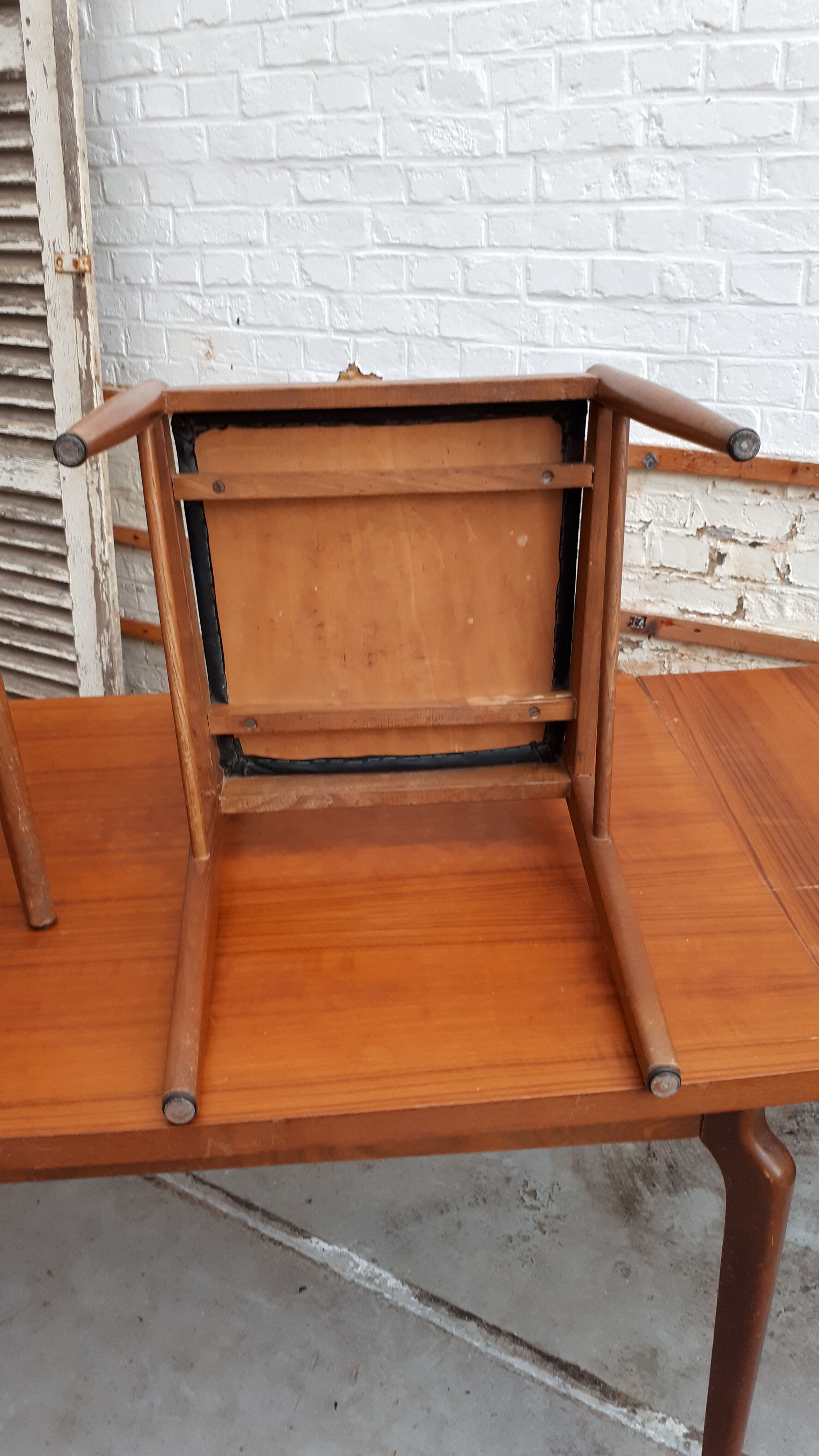 Lot of 6 Scandinavian chairs