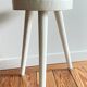 Tabouret tripode bois blanc vintage