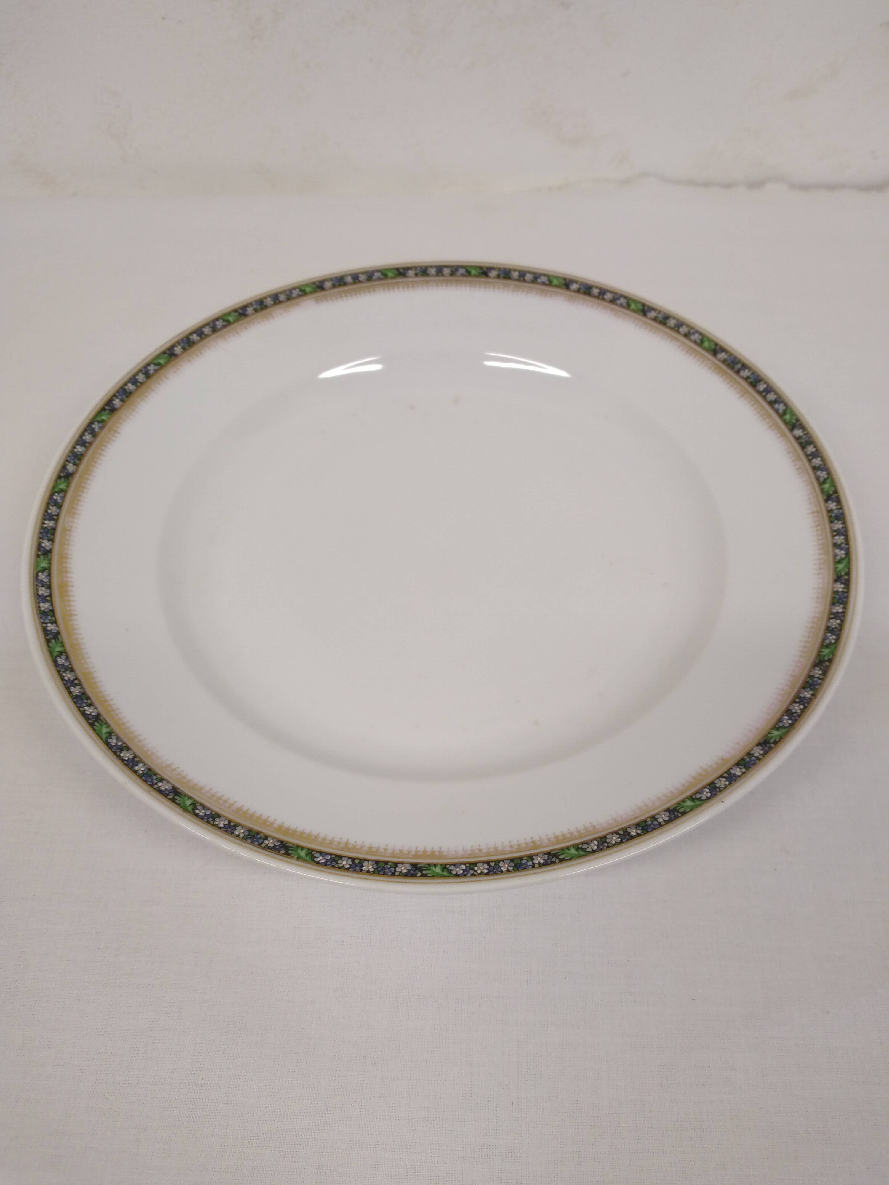 Fraureuth German porcelain plate service