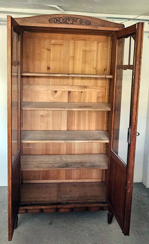 Parisian display cabinet in solid oak – 1950s – Authentic charm