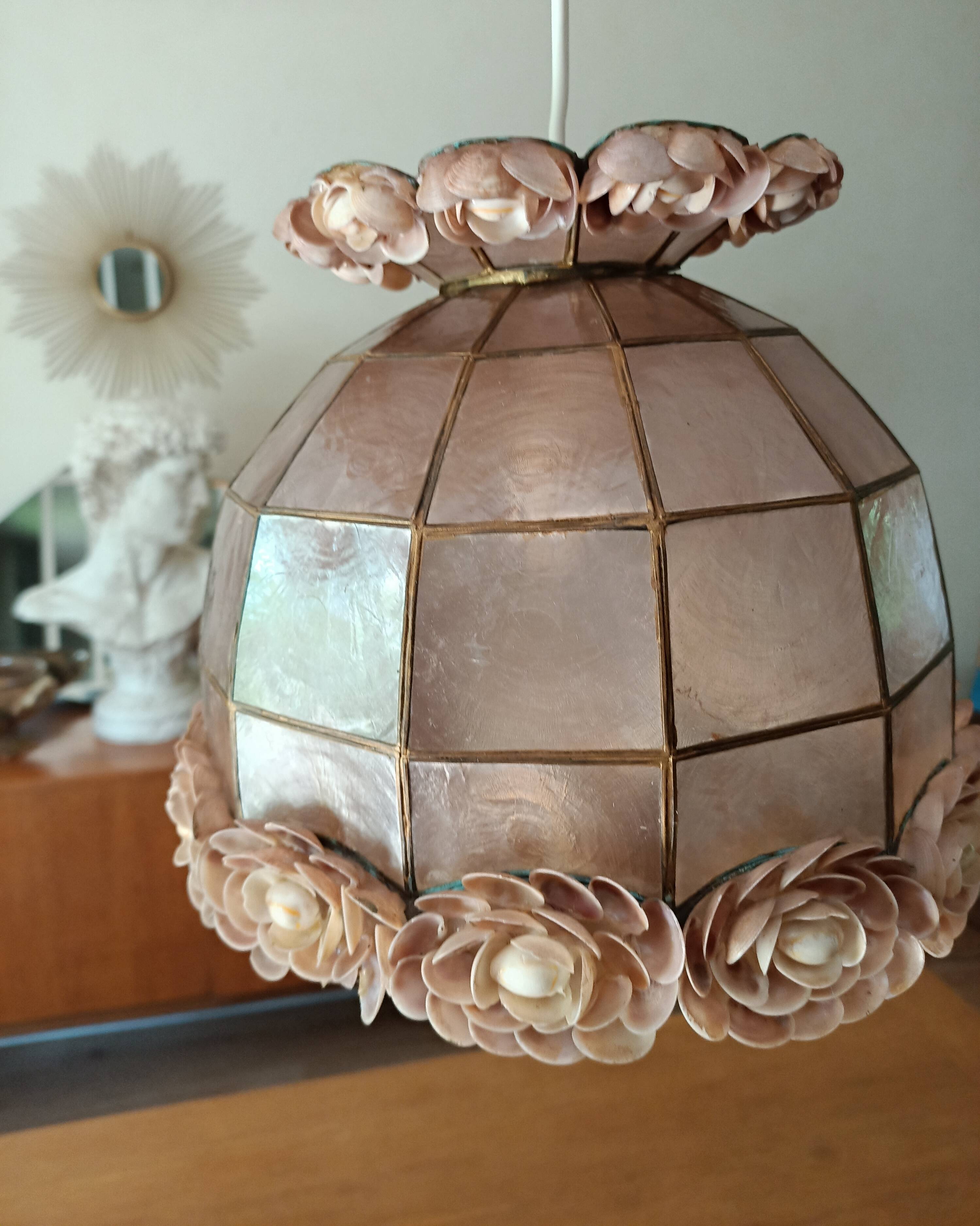 Vintage mother-of-pearl suspension