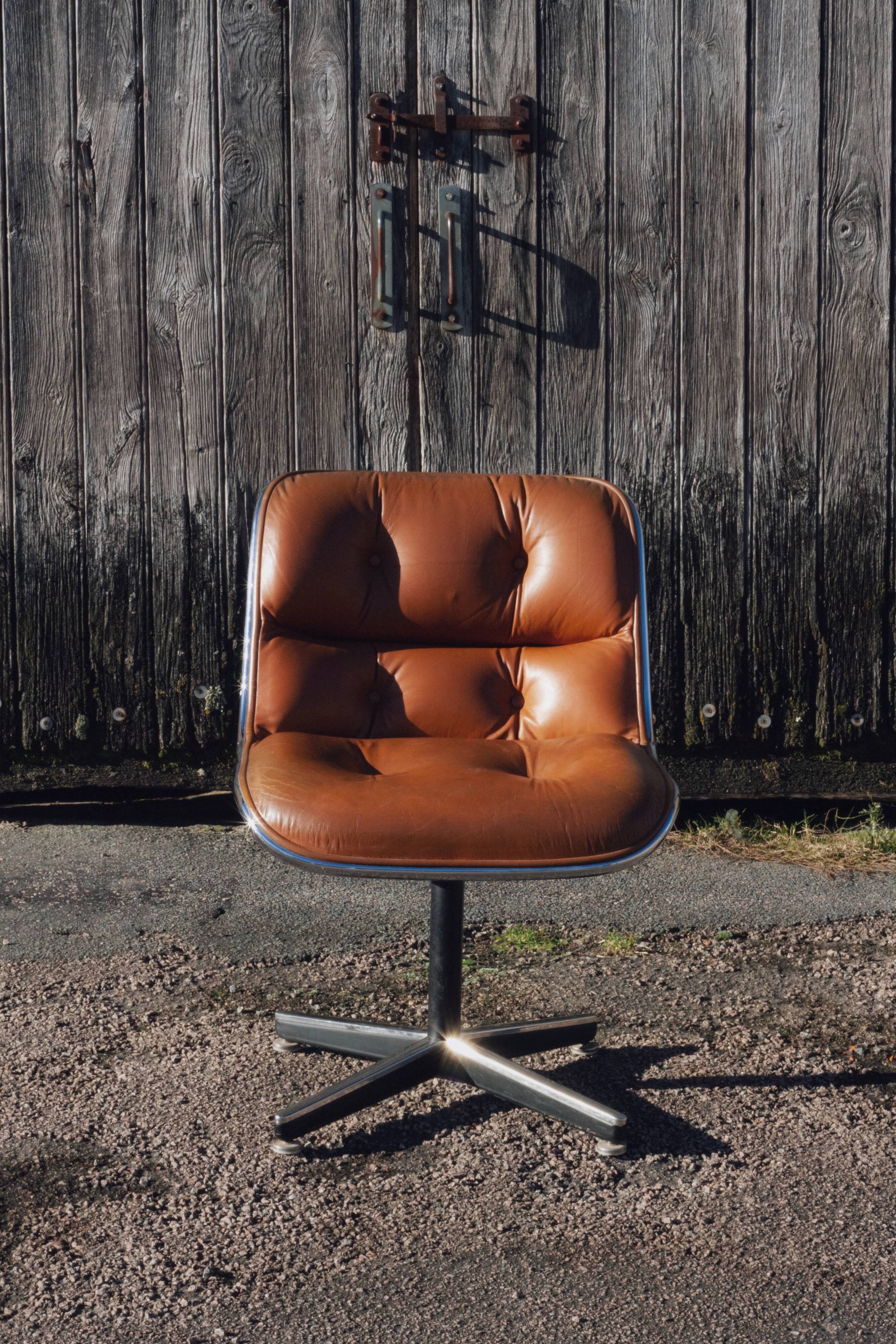 Pollock executive armchair, KNOLL