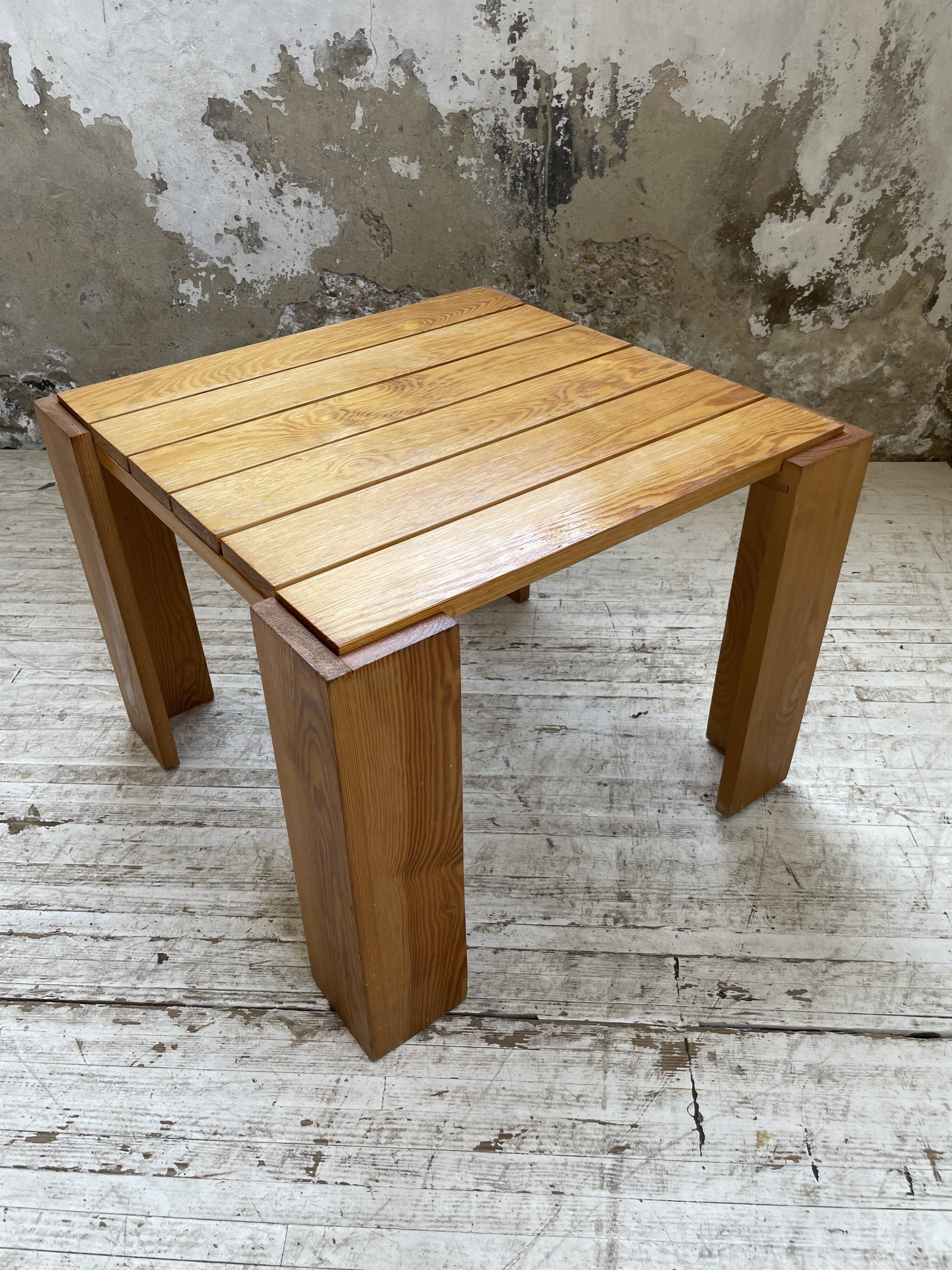 Square pine coffee table from the 70s revival