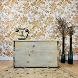 Oil can storage box