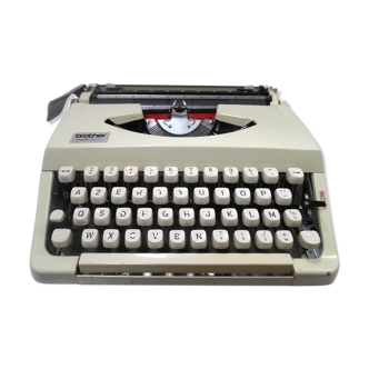 Machine à écrire brother model 200