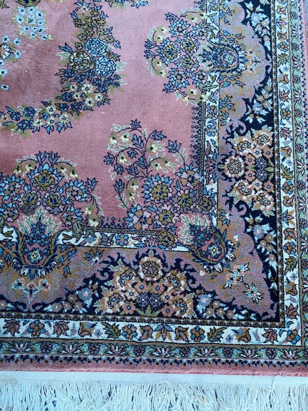 Large Persian style rug 202x300 cm