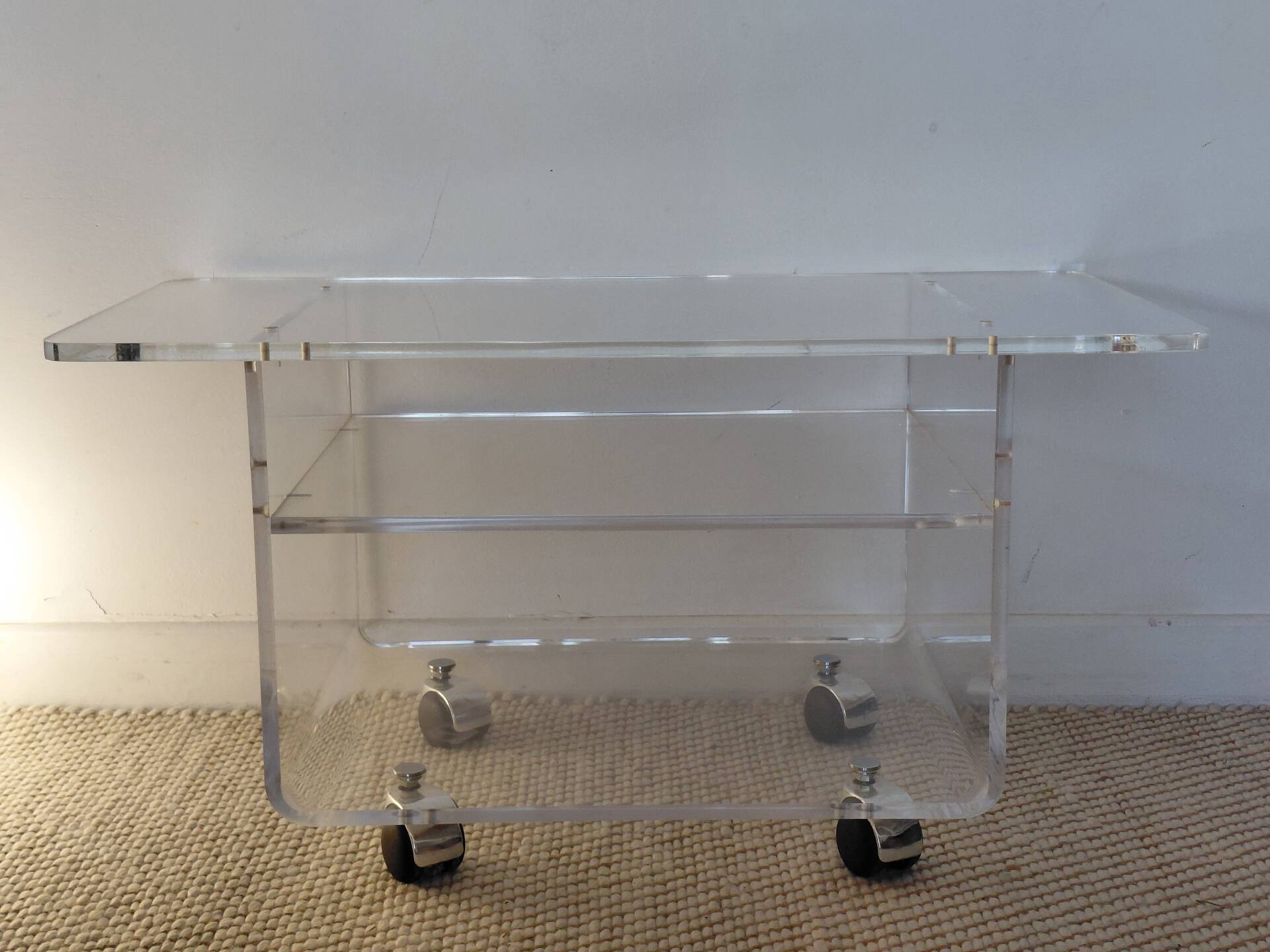 Vintage rolling dessert trolley in plexiglass - Space Age style - 1970s