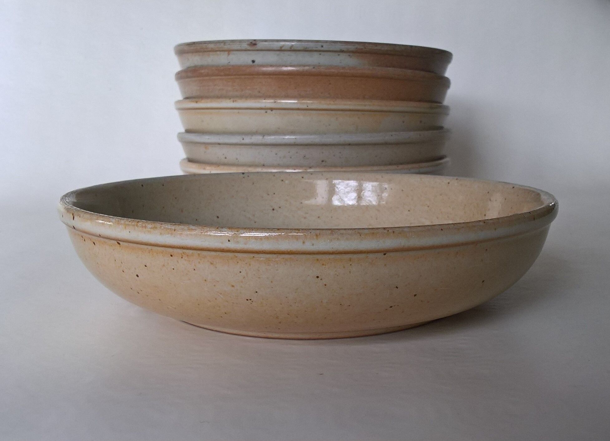 Six hollow plates Sandstone du Marais