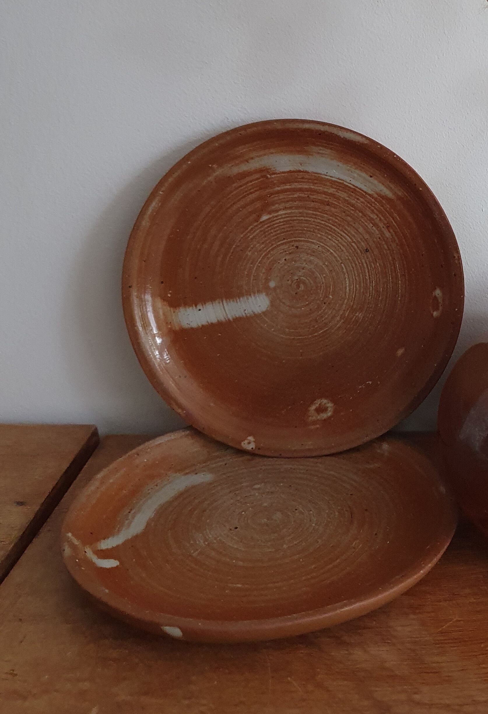 Duo of stoneware plates