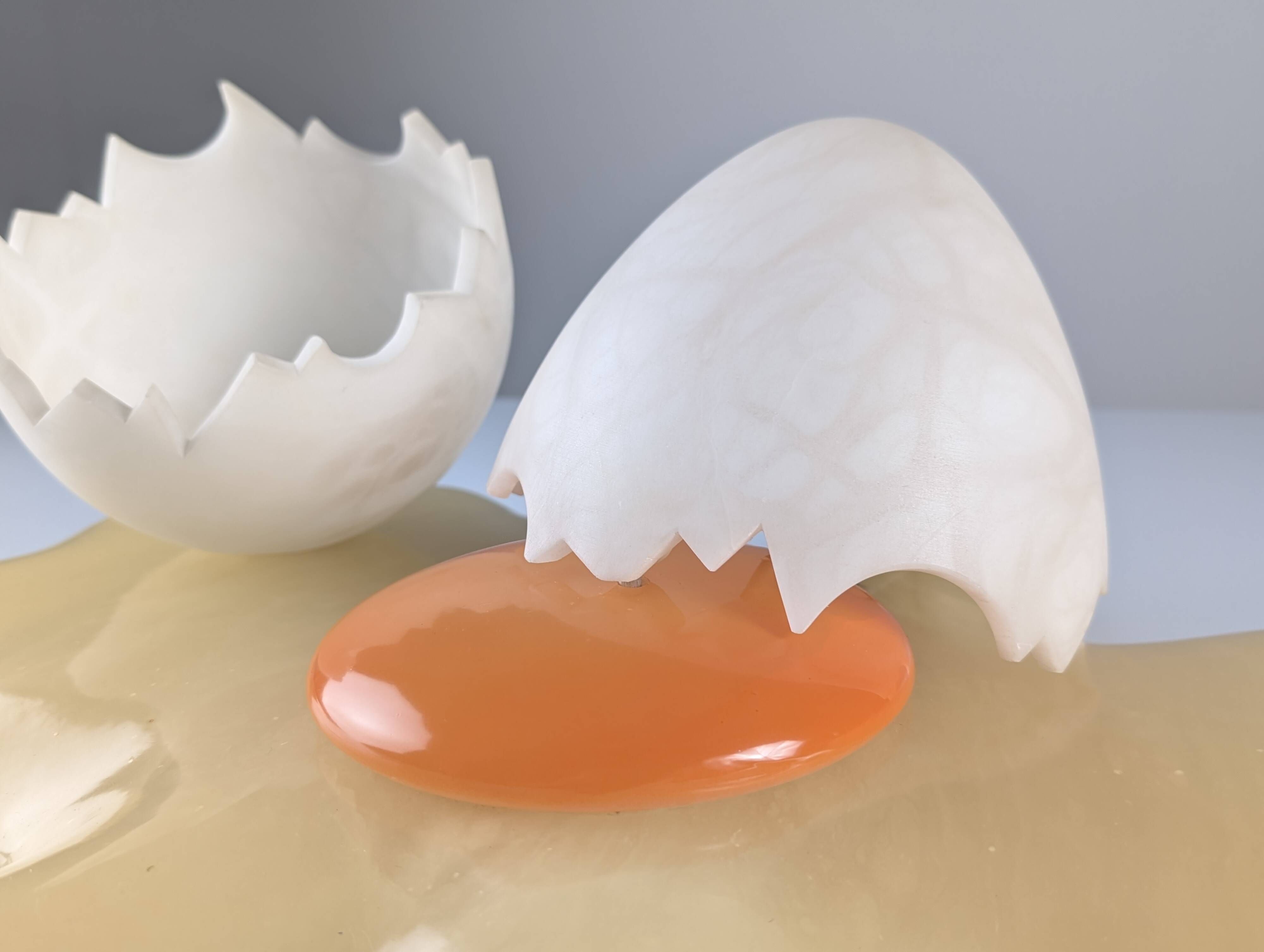 Broken egg alabaster sculpture lamp by Marco Ricciardi, Italy, 1980s