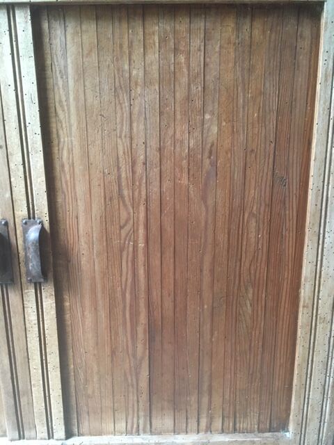 Old parisian buffet sliding doors
