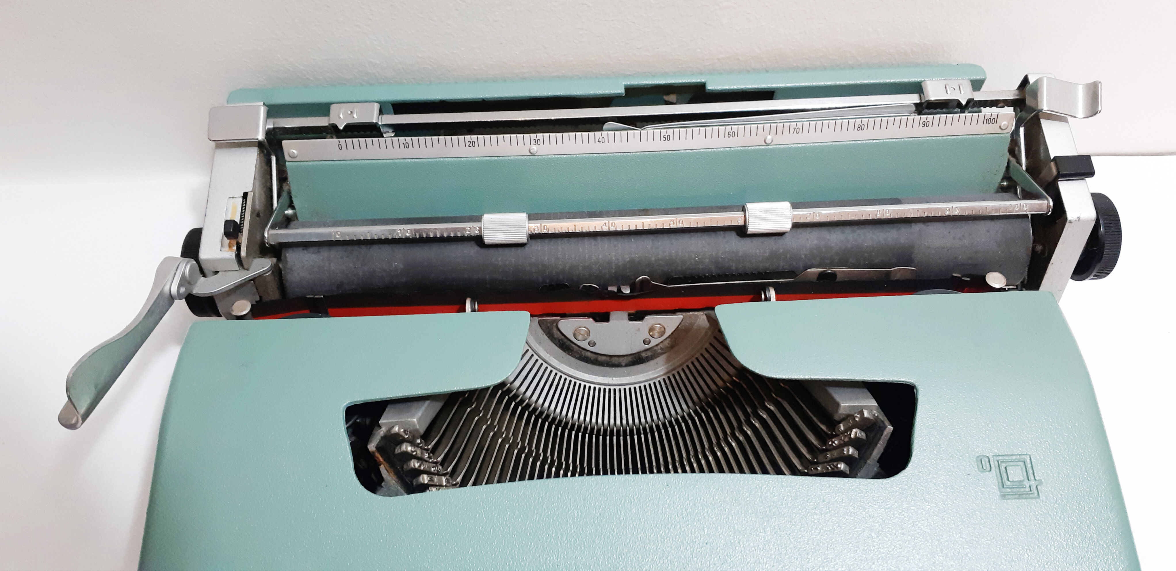 Olivetti Lettera 32 typewriter