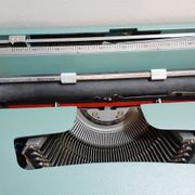Olivetti Lettera 32 typewriter