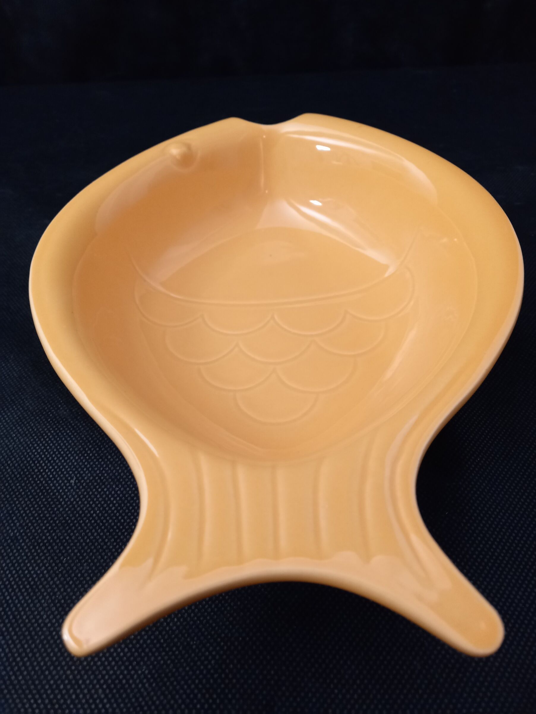 Vintage cooking dish or mold in the shape of fish Appolia France