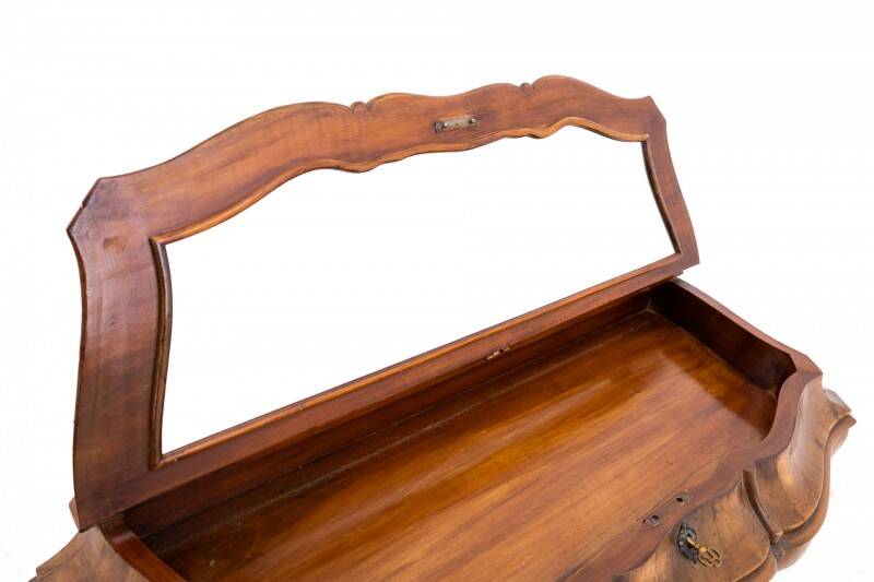 Coiffeuse/commode, Europe du Nord, milieu du XXe siècle.