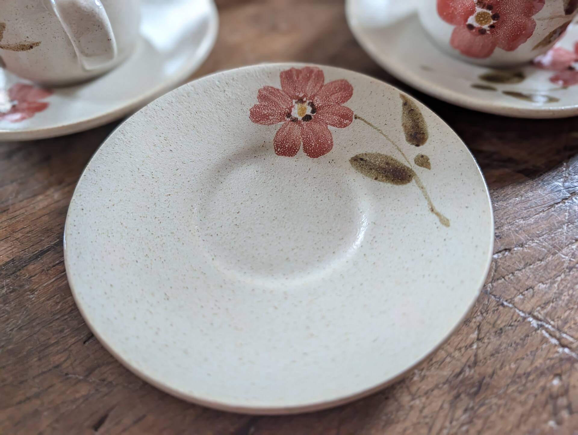 Saint-Amand Camelia – 6 hand-painted cups and saucers – 1950s/1960s