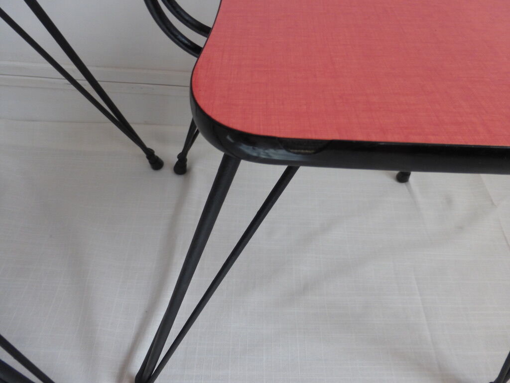 Formica eiffel foot table and its chairs