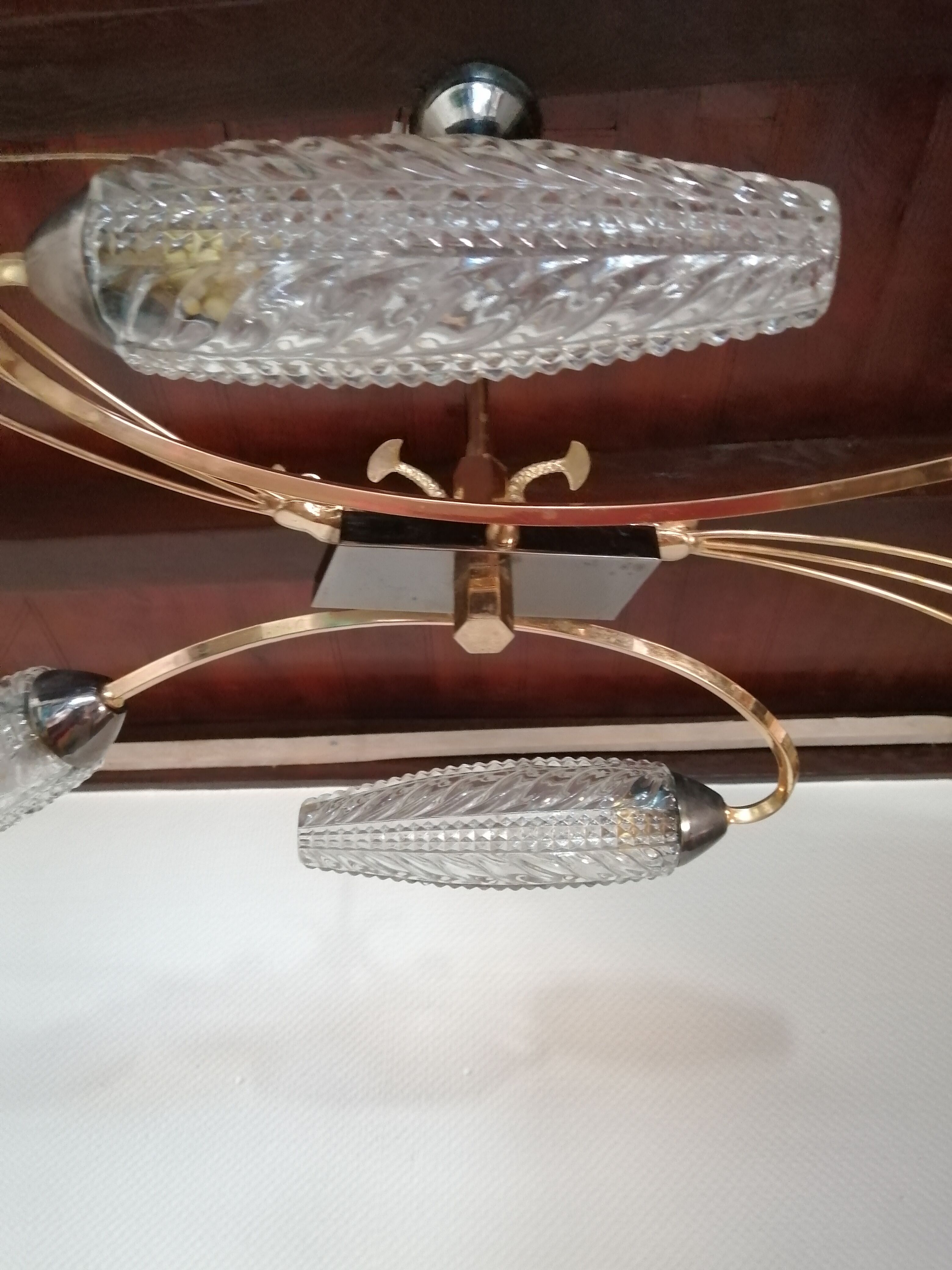 Golden chandelier fish pattern in brass 4 branches with tulips chiseled in glass 1950