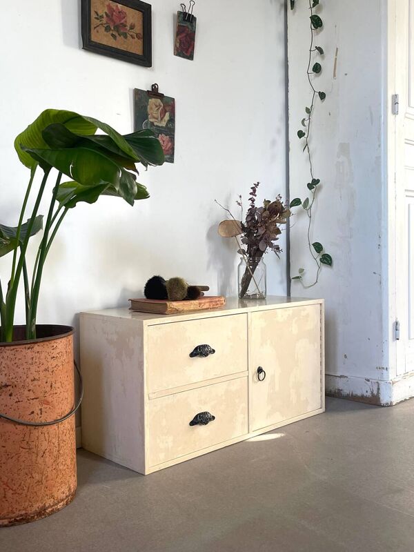 Meuble d’atelier beige