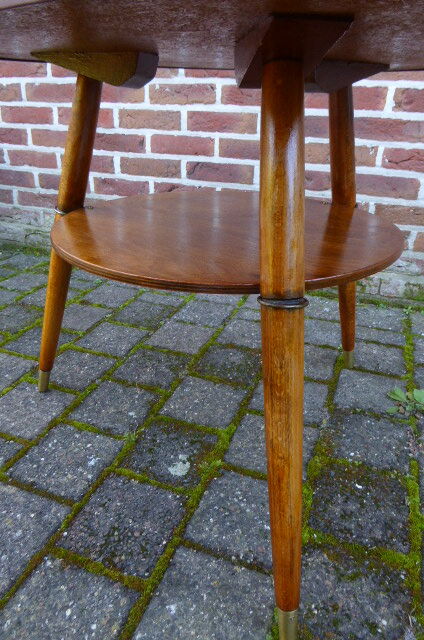 vintage coffee table in palette format from 1955