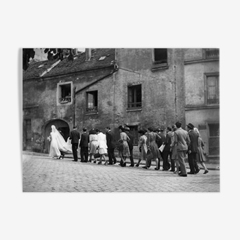 photograph of a wedding in the suburbs 1940s