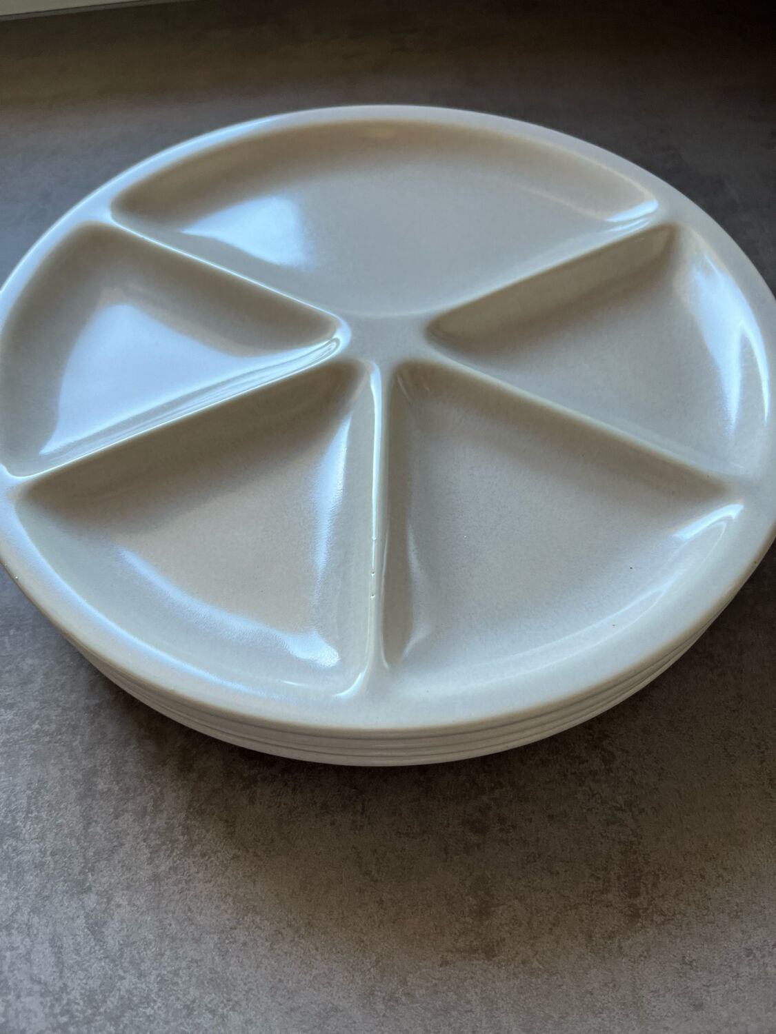 4 fondue plates compartmentalized le creuset