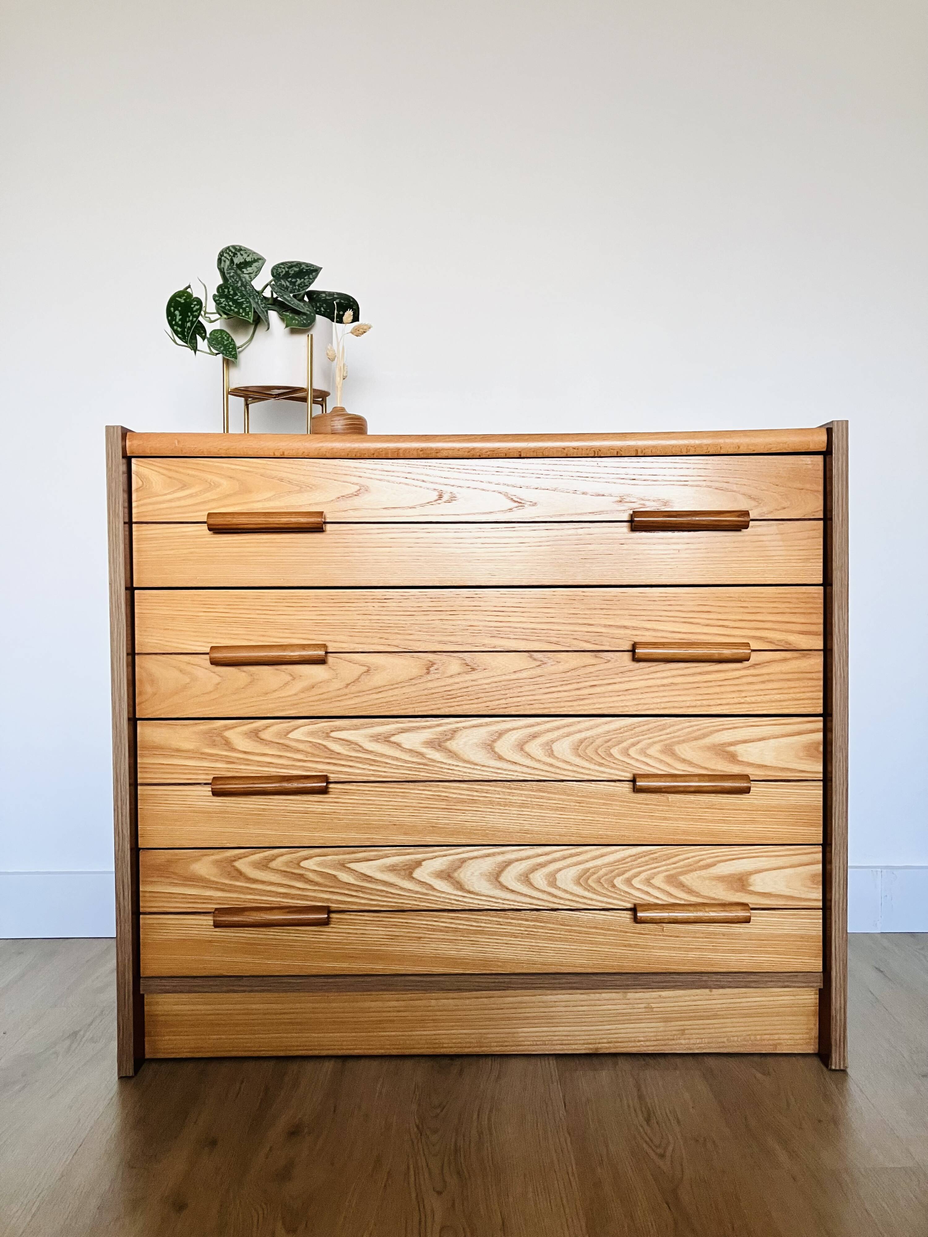 Retro wooden chest of drawers
