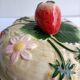 Beurrier vintage en porcelaine décoration fraises