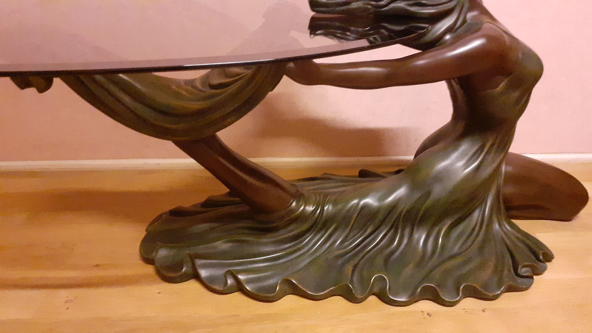 Coffee table, young woman in resin, smoked and beveled glass