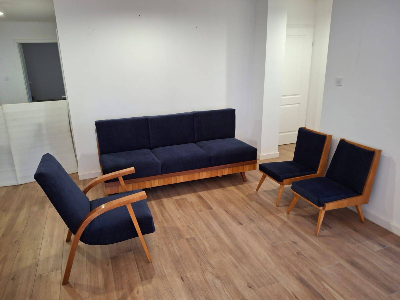 Sofa, lounge chair, two "light" armchairs, designer Lejkowski Leśniewski, 1