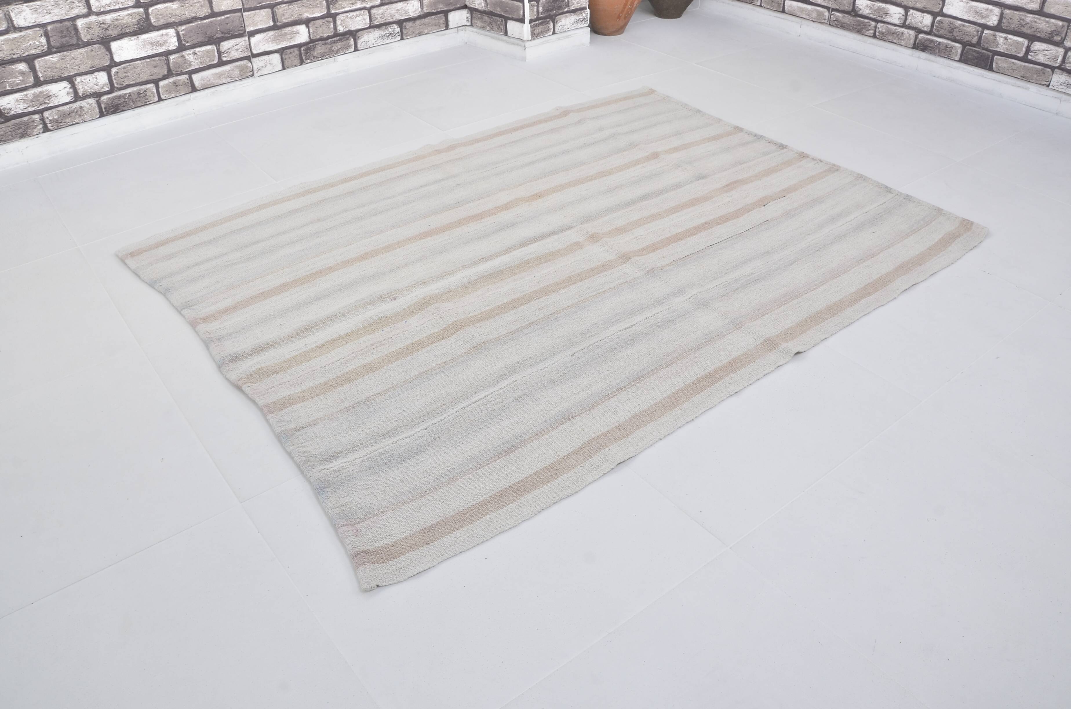 White Anatolian Oushak Hemp Kilim Rug, Reference 3664