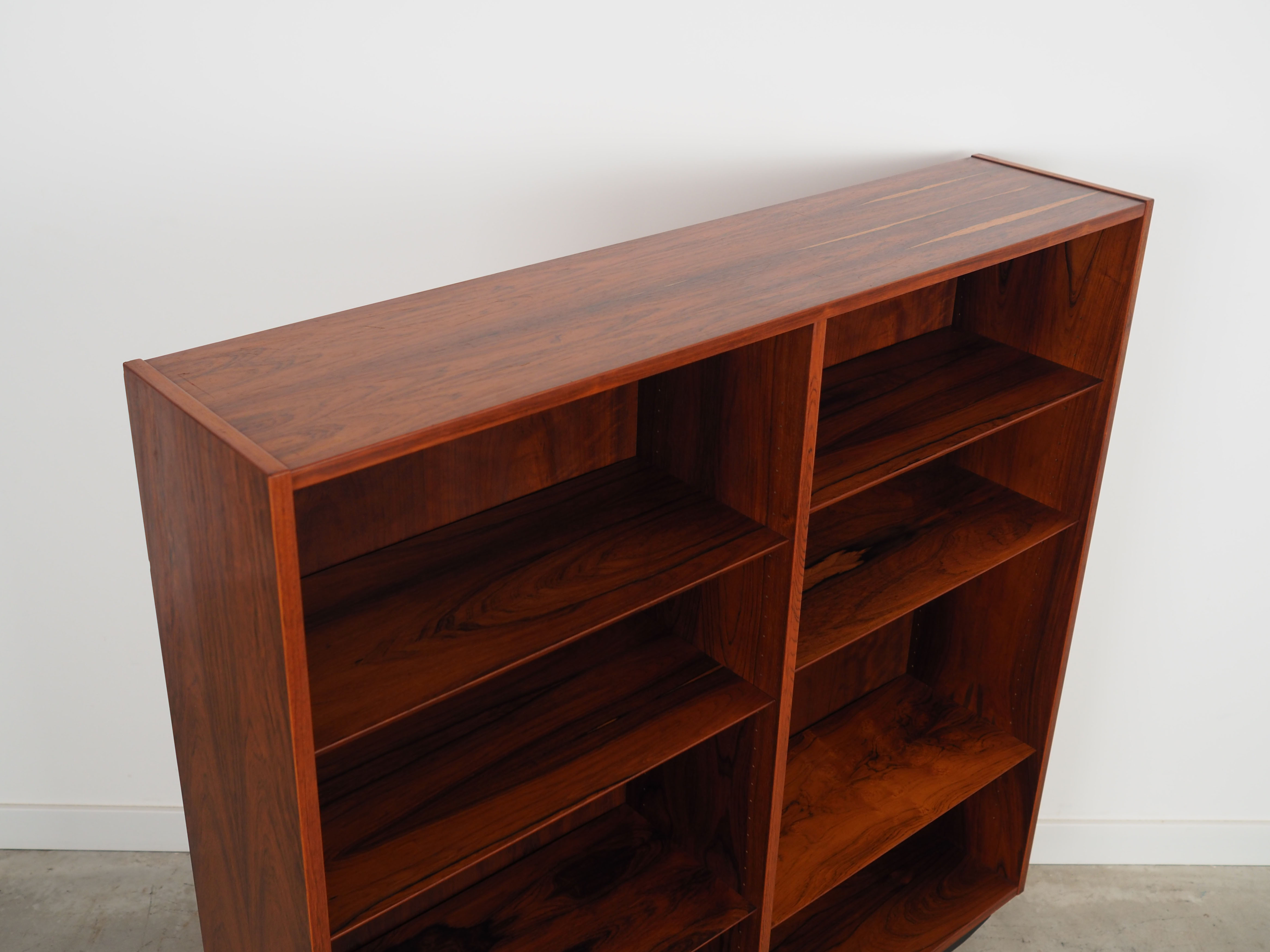 Bibliothèque en palissandre, design danois, années 1970, production: Hundevad