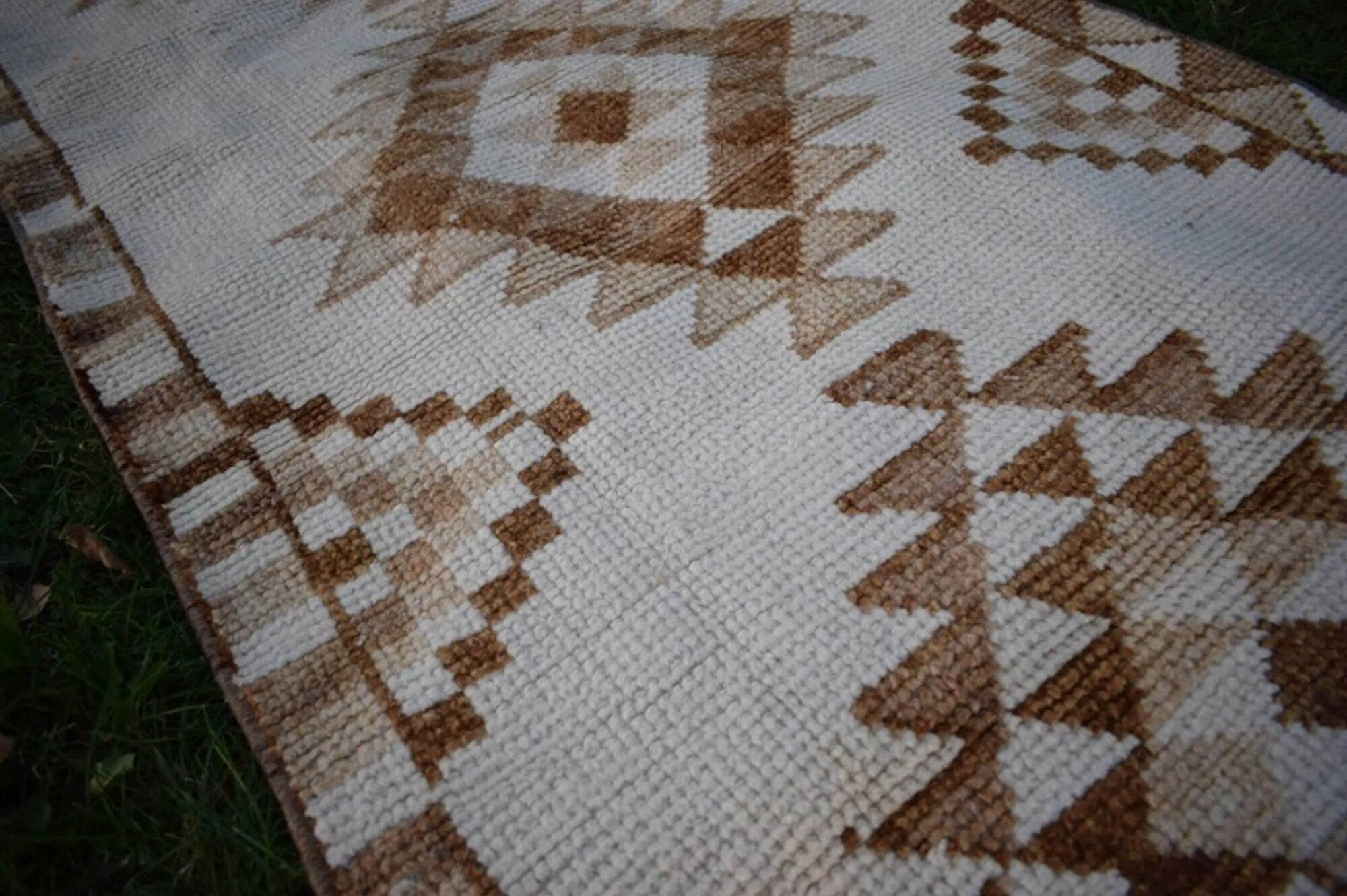 Vintage Turkish hallway rug 90x404 cm
