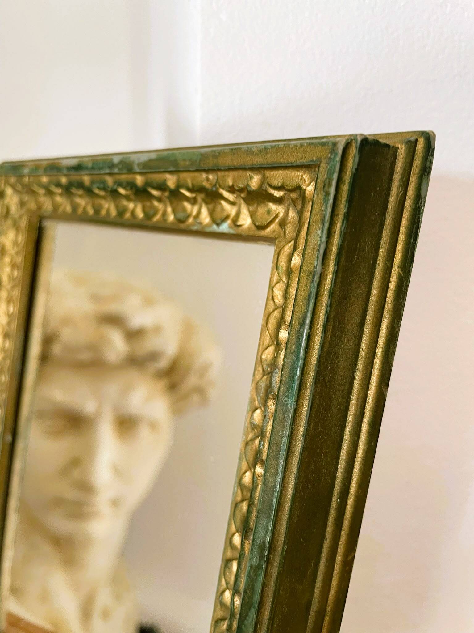 Miroir doré baroque vintage