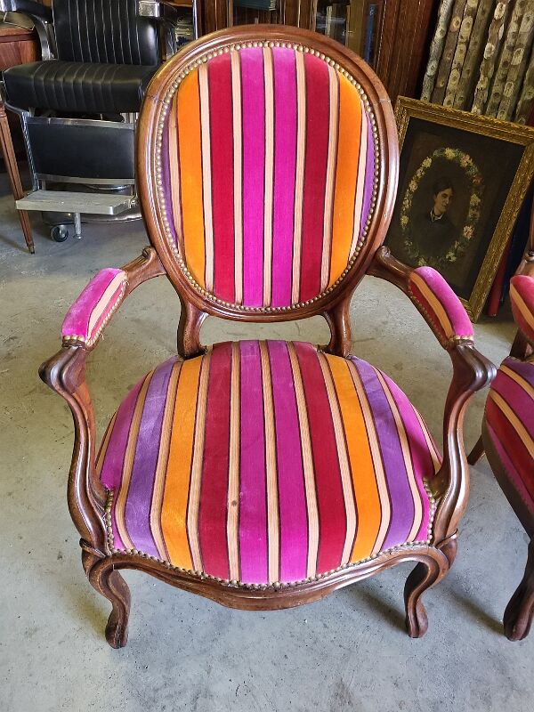 Pair of armchairs louis philippe medaillon walnut of the xix th century