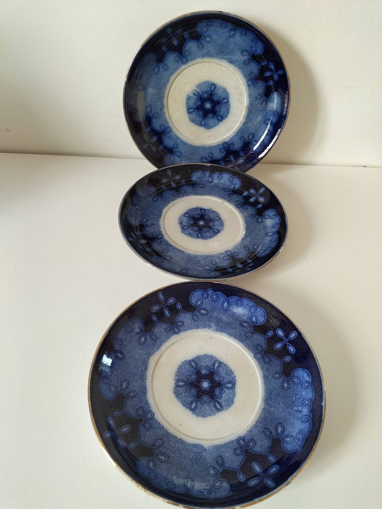 Trio d’assiettes redowa – sarreguemines, terre de fer – vers 1890